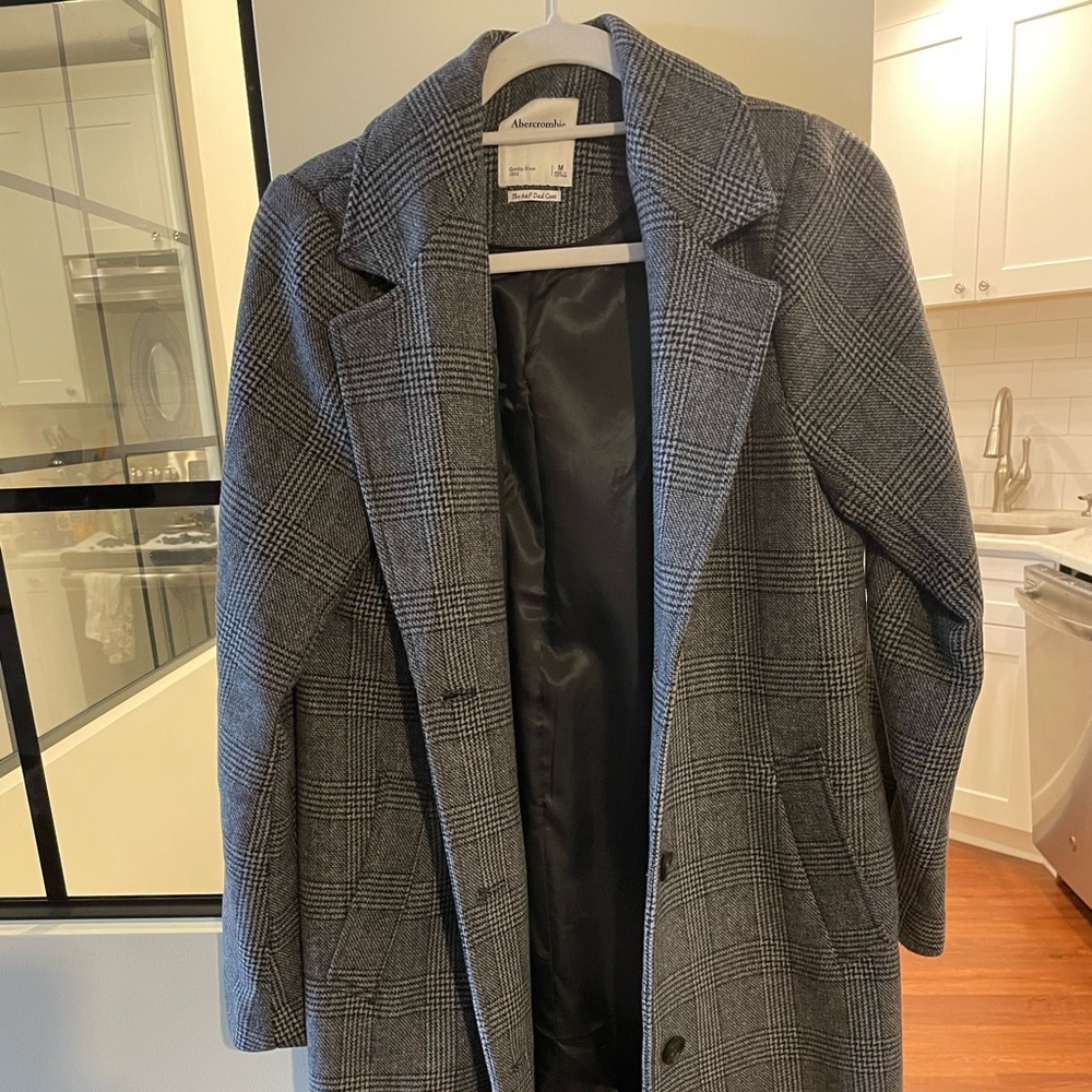 Abercrombie and Fitch Women’s Dad Coat. Size M. Color Dark Grey.
